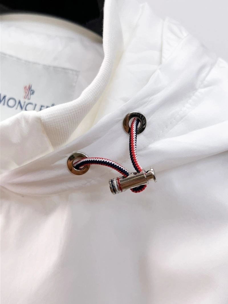 Effortless Moncler Outwear 141860