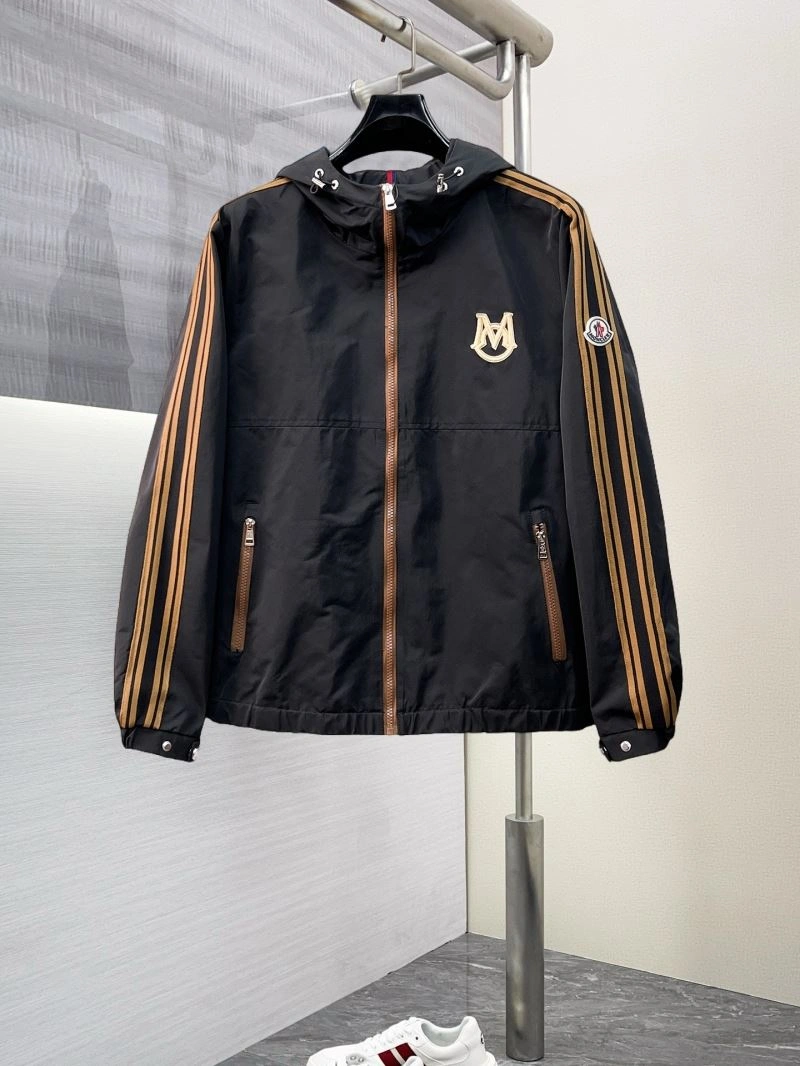 Sleek Moncler Outwear 141857