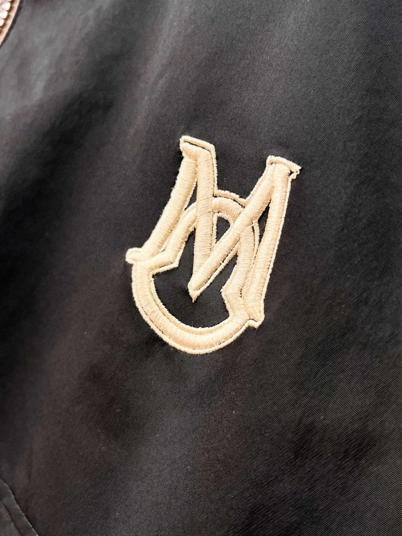 Sleek Moncler Outwear 141857