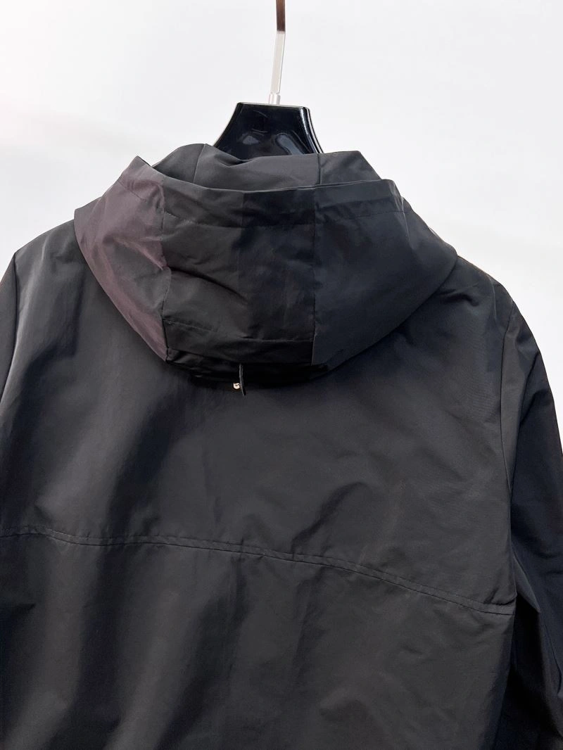 Sleek Moncler Outwear 141857