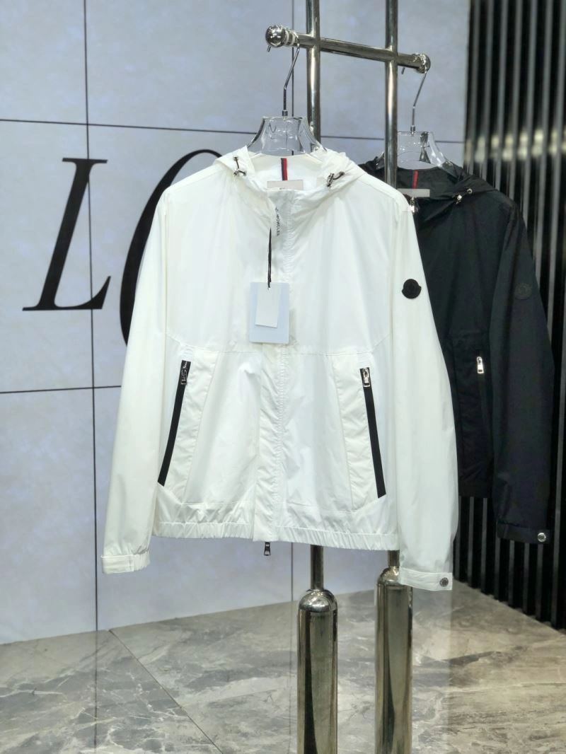 Moncler Outwear Cozy 141853