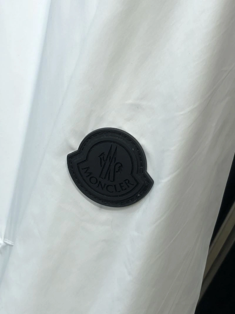 Moncler Outwear Cozy 141853