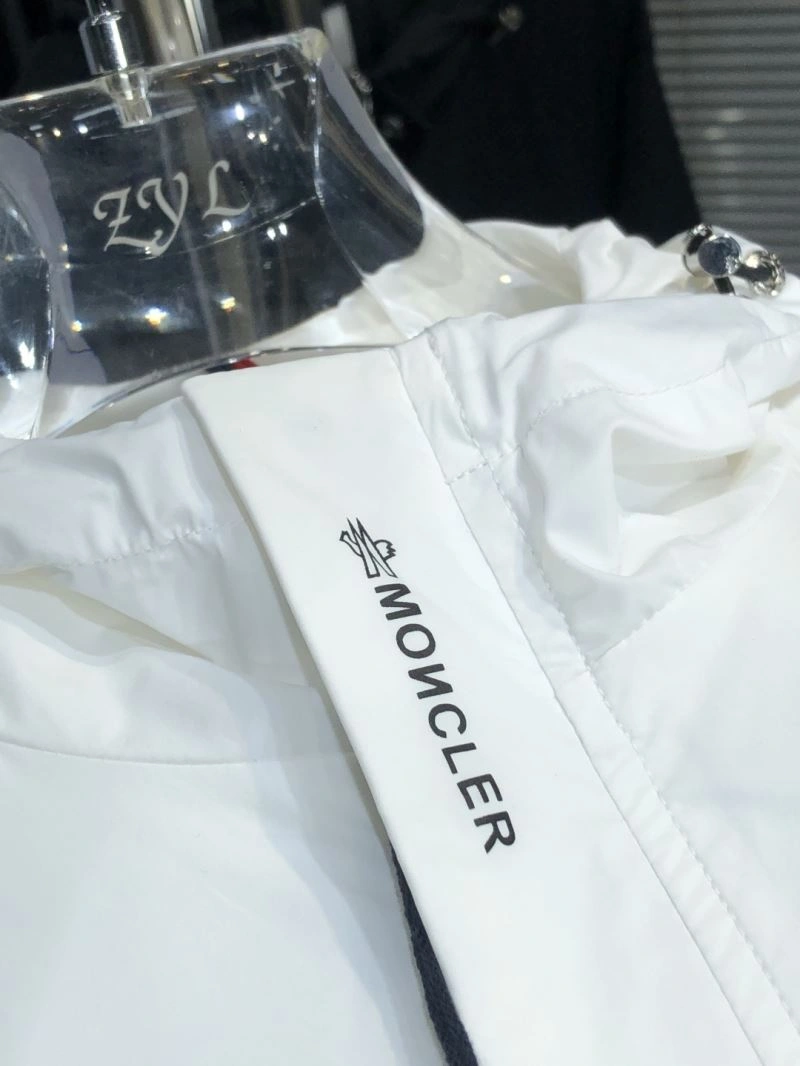 Moncler Outwear Cozy 141853