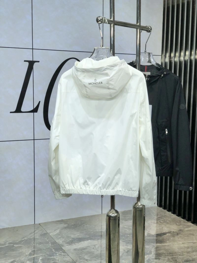 Moncler Outwear Cozy 141853