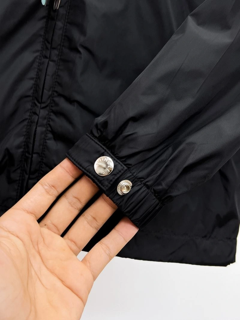 Chic Moncler Outwear 141849