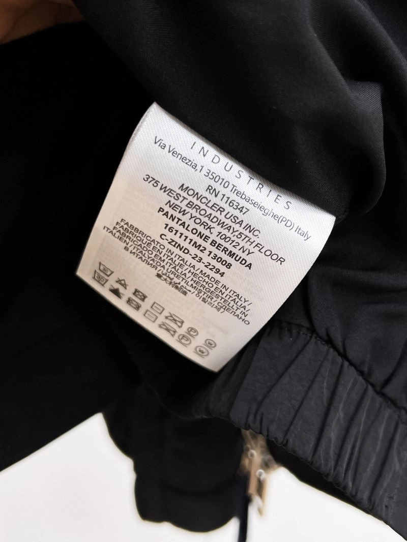 Moncler Outwear SoftTouch 141850
