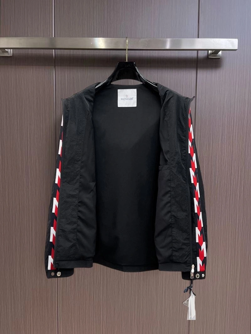Moncler Outwear SoftTouch 141850