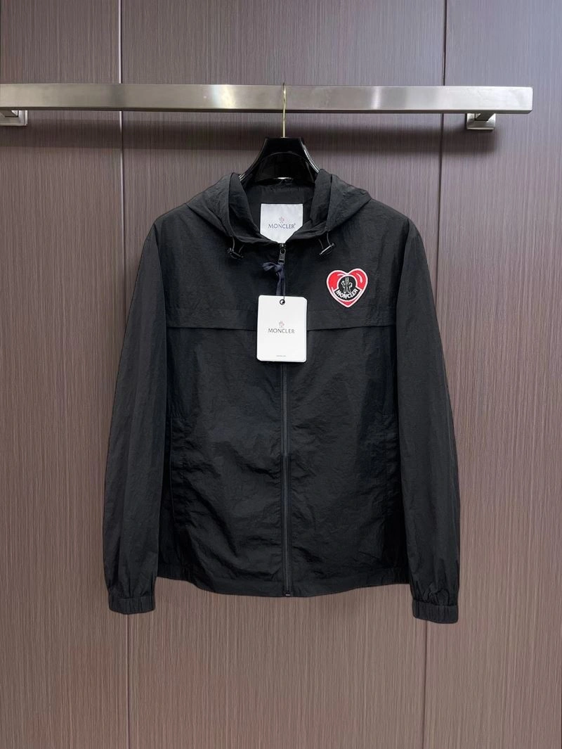 Moncler Outwear EyeCatching 141837