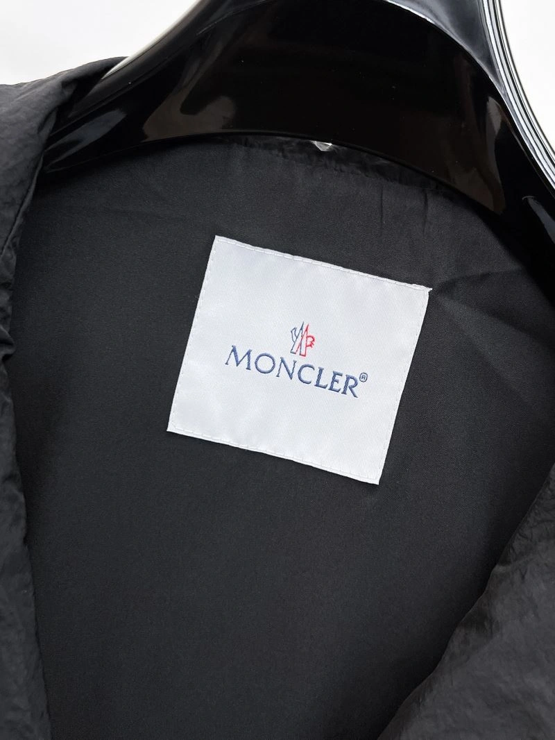 Moncler Outwear EyeCatching 141837