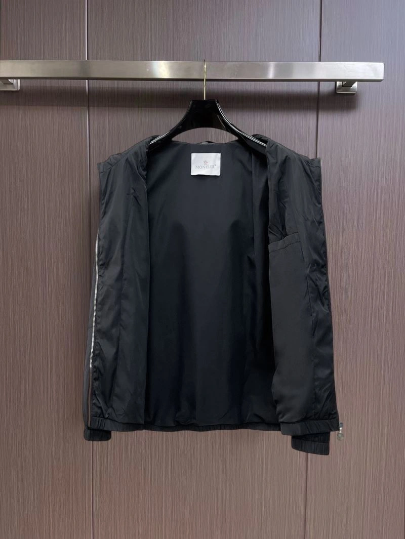 Moncler Outwear WellDesigned 141831