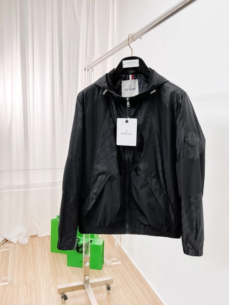 Moncler Outwear SoftTouch 141827