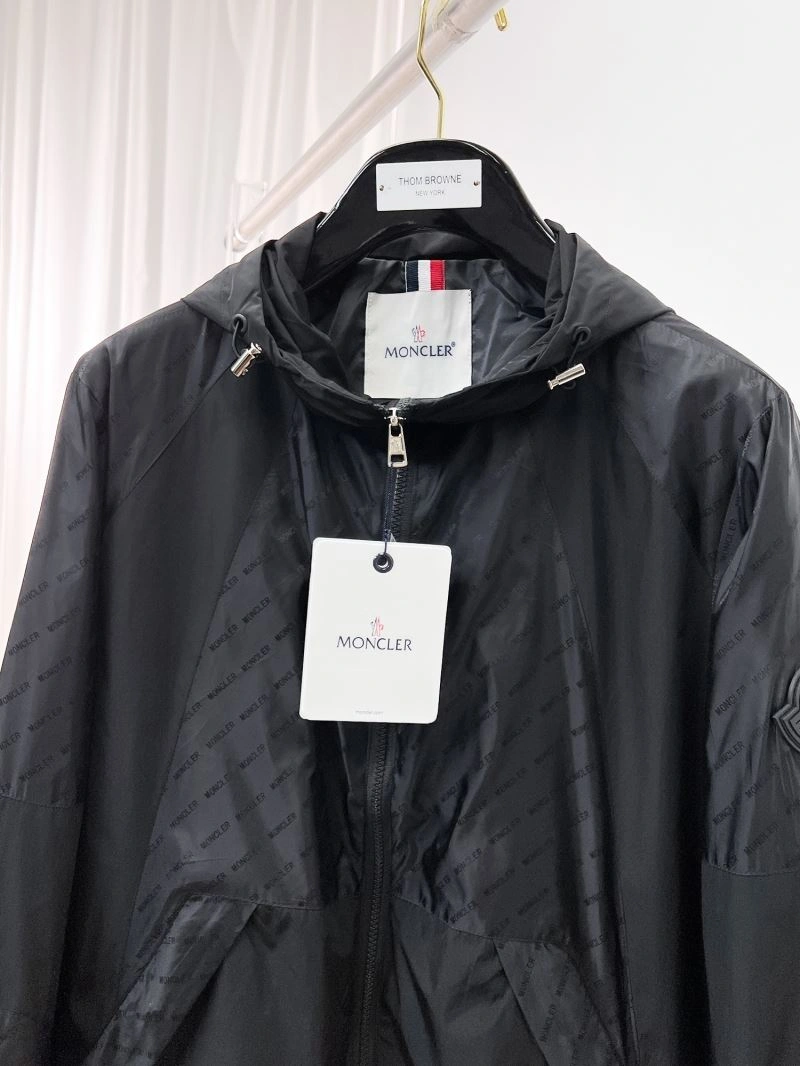Moncler Outwear SoftTouch 141827