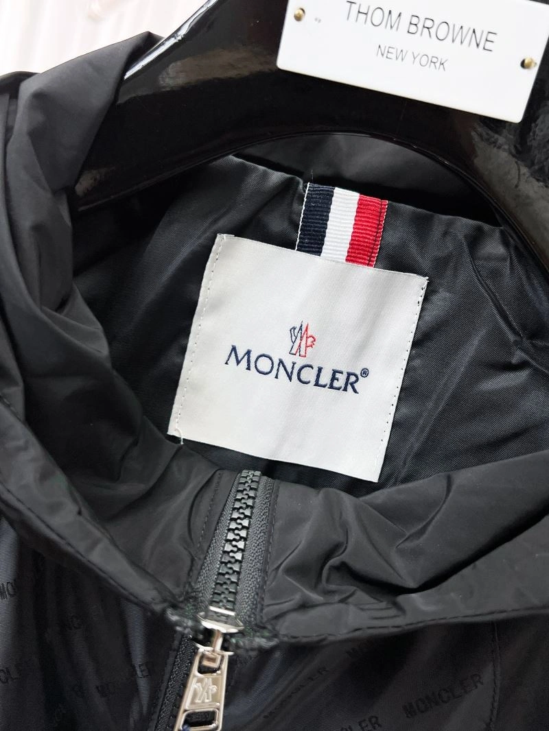 Moncler Outwear SoftTouch 141827