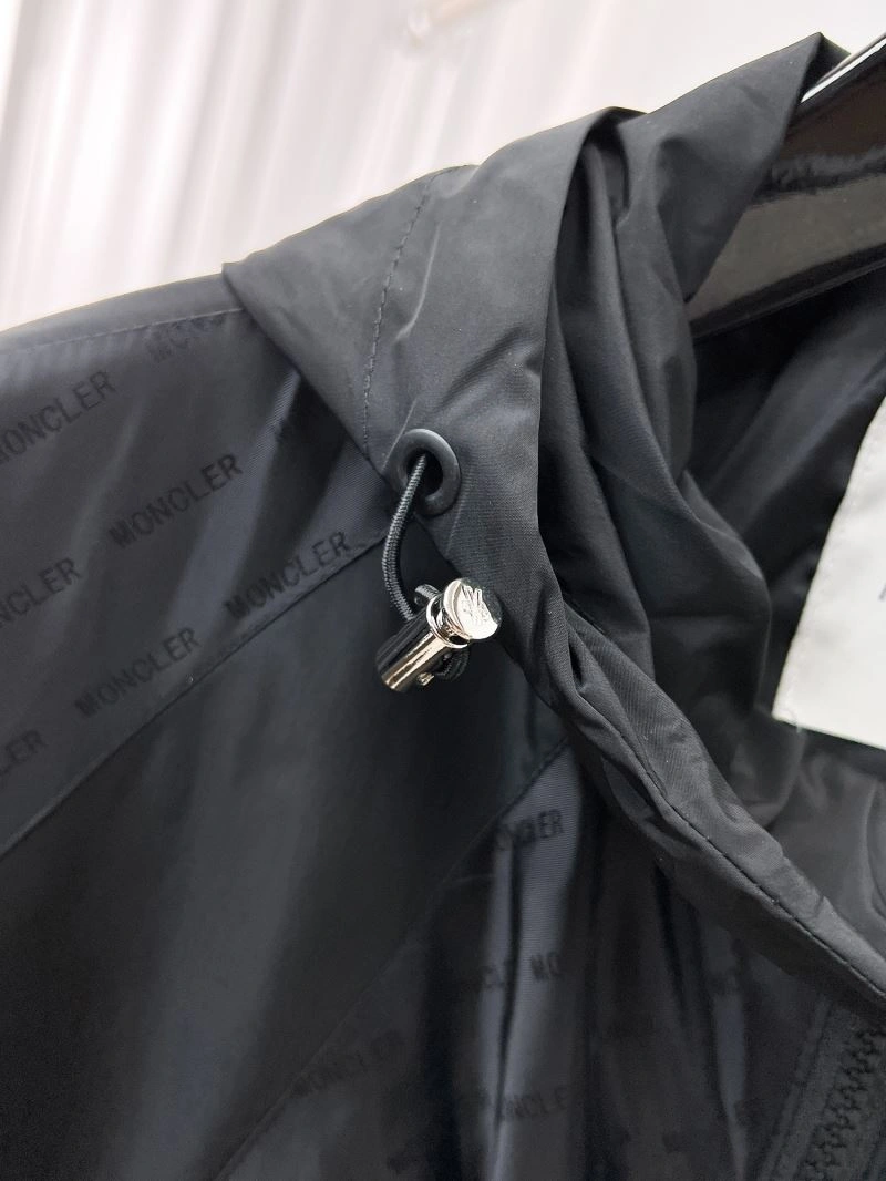 Moncler Outwear SoftTouch 141827