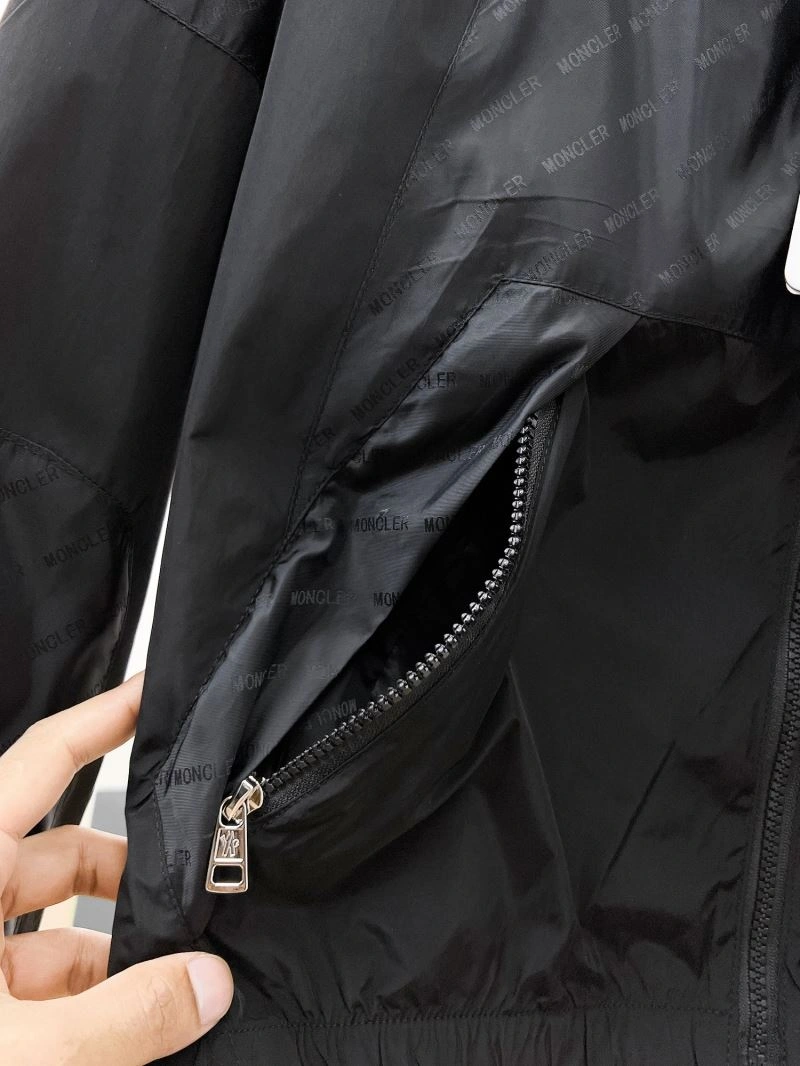 Moncler Outwear SoftTouch 141827