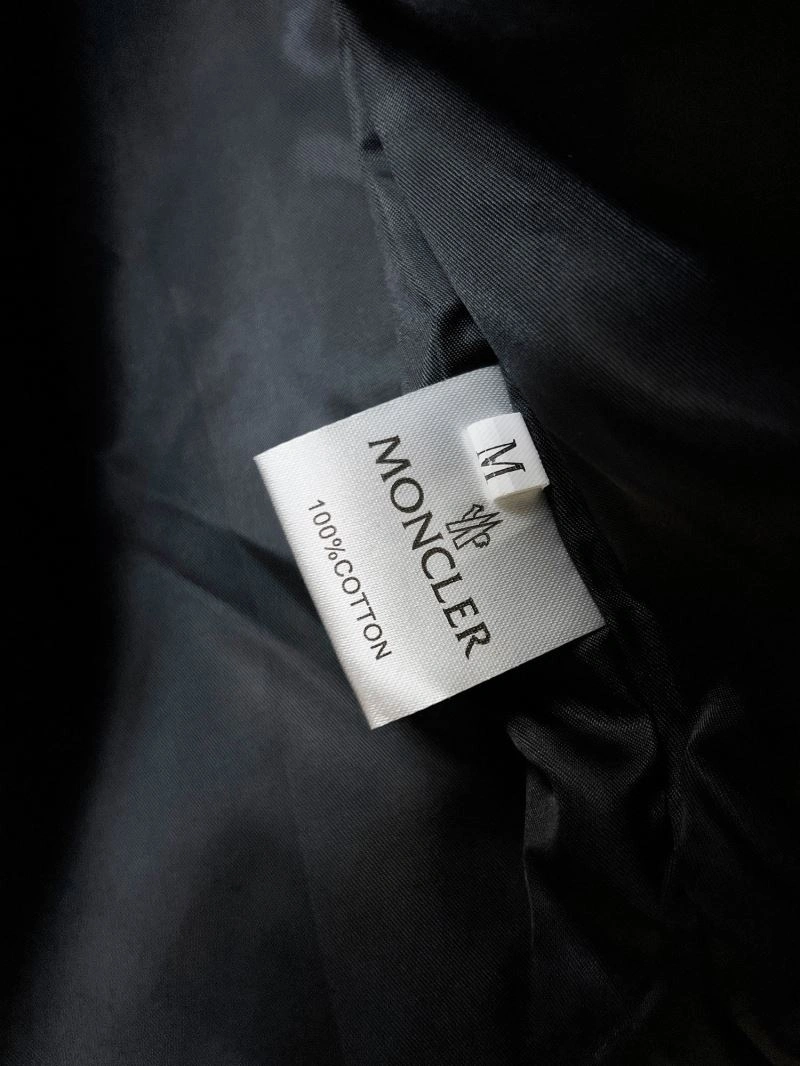 Moncler Outwear Lightweight 141842