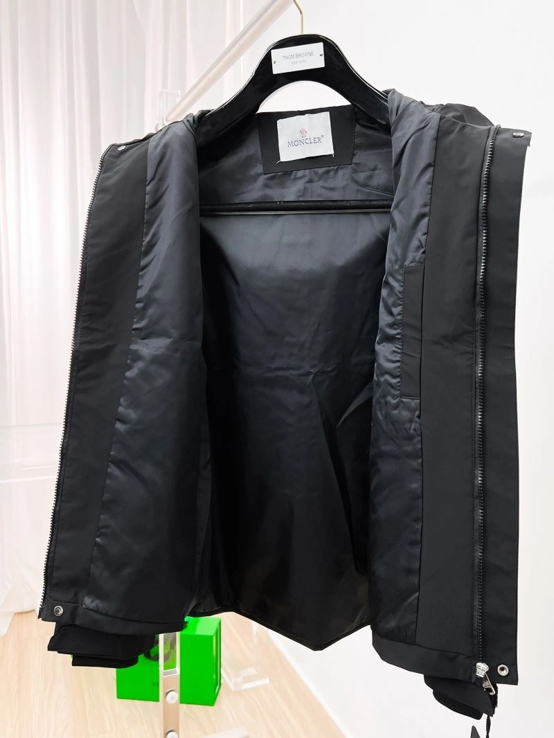 Moncler Outwear Lightweight 141842
