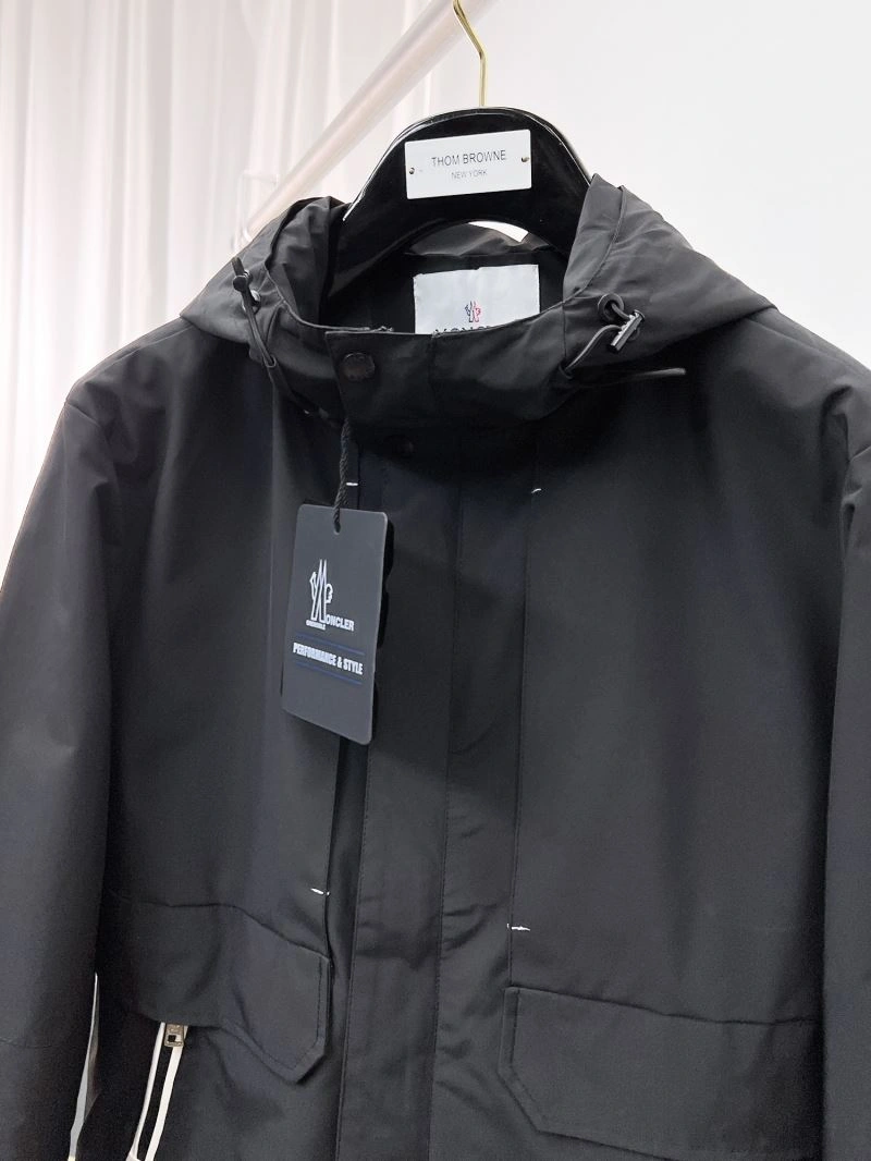 Moncler Outwear Lightweight 141842