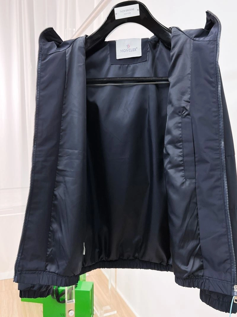 Moncler Outwear Soft 141835