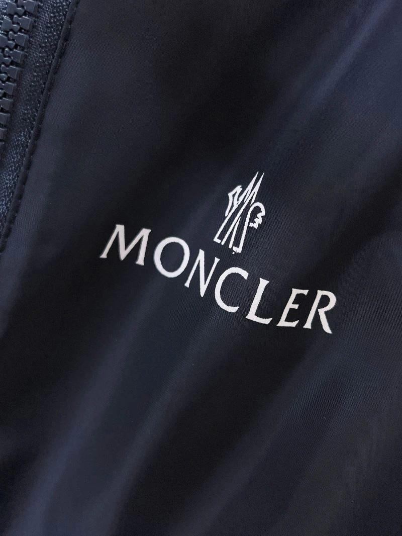 Moncler Outwear Soft 141835