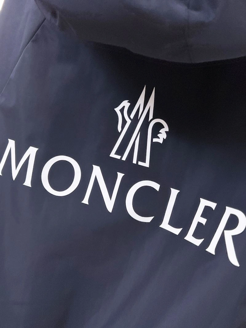 Moncler Outwear Soft 141835