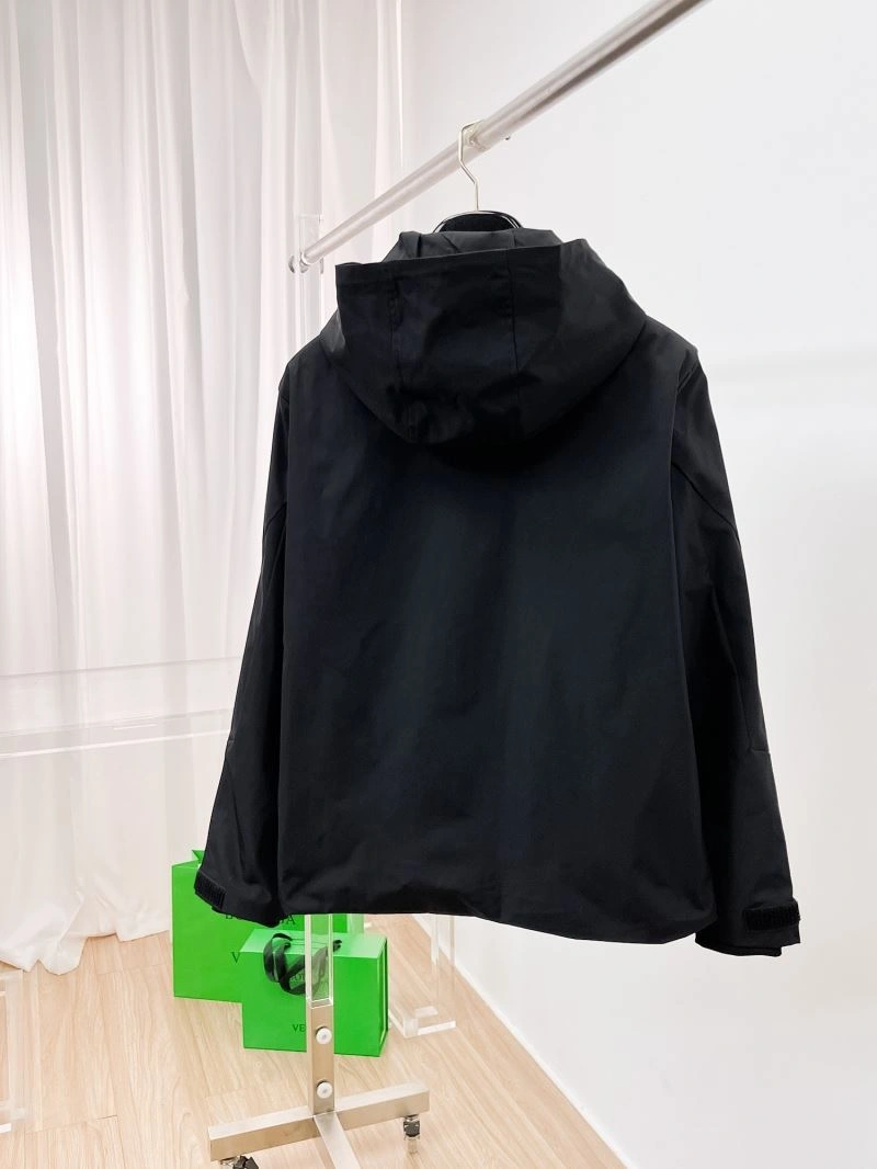 HighPerformance Moncler Outwear 141836