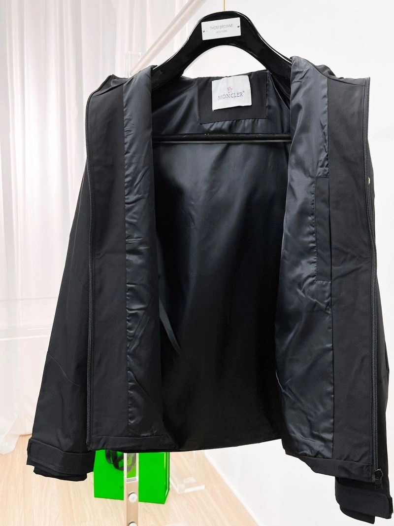 HighPerformance Moncler Outwear 141836
