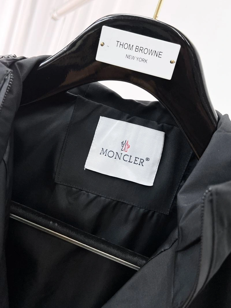 HighPerformance Moncler Outwear 141836