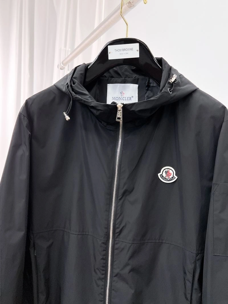Moncler Outwear Snug 141834