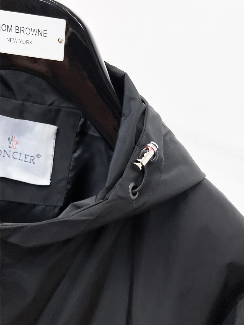 Moncler Outwear Snug 141834