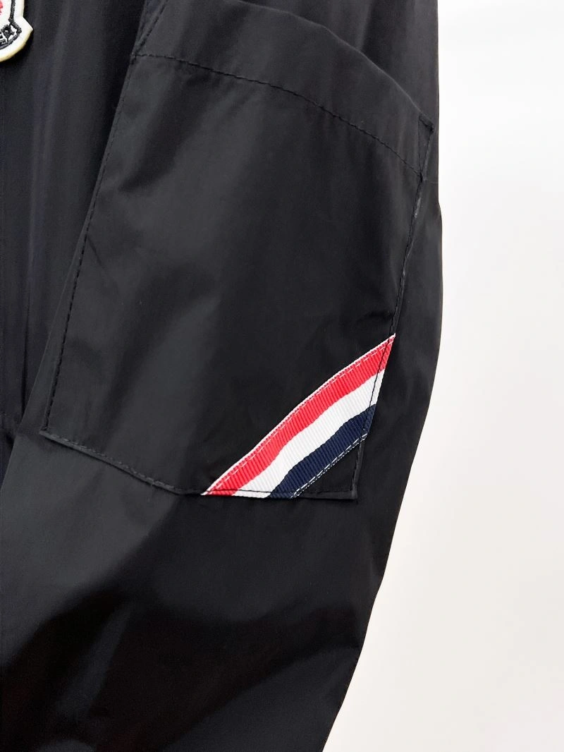 Moncler Outwear Snug 141834