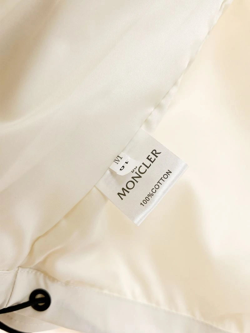 Moncler Outwear StreetReady 141841