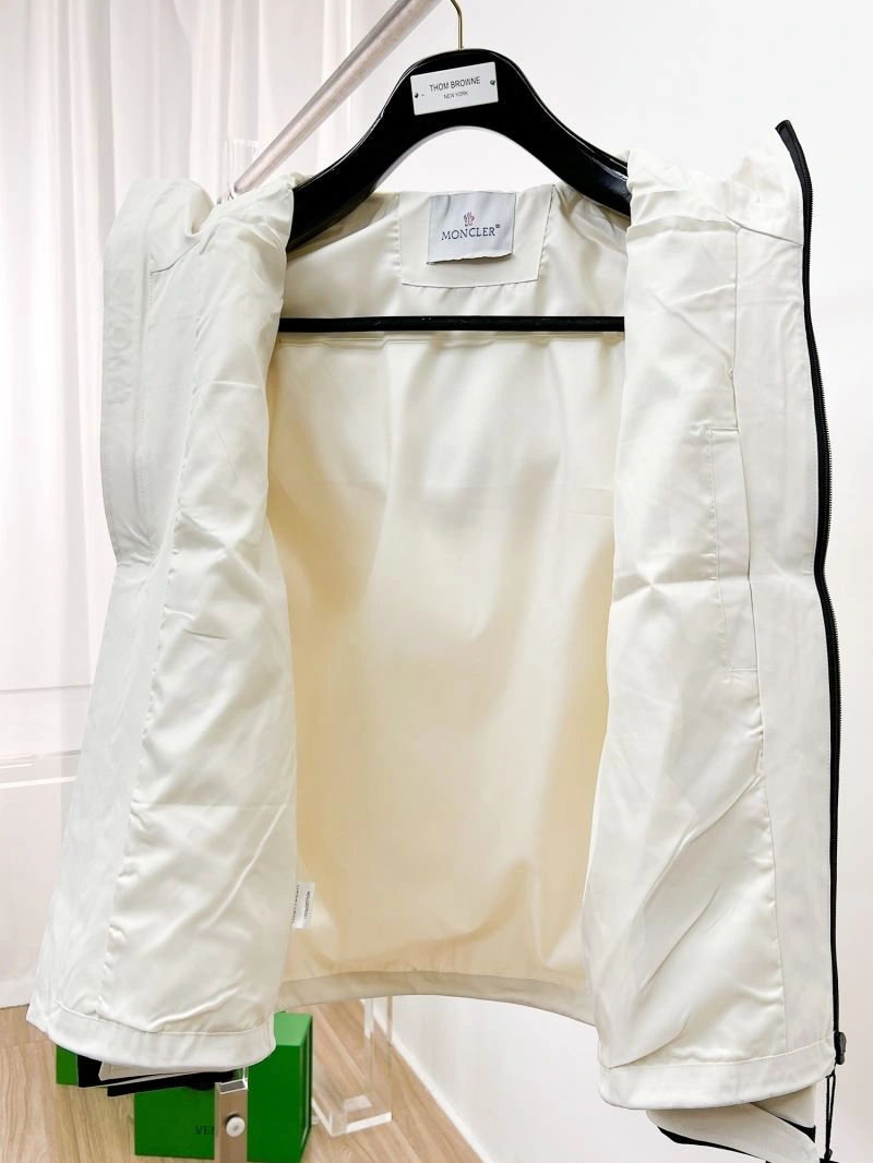 Moncler Outwear StreetReady 141841