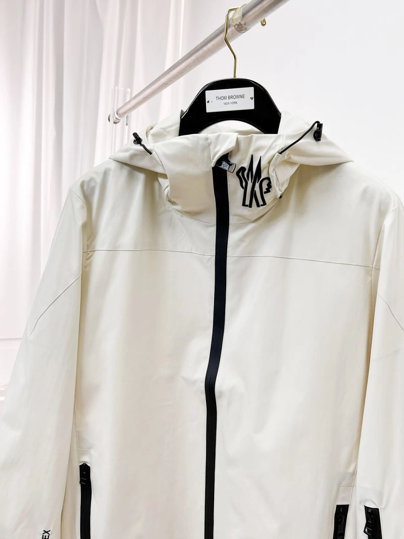 Moncler Outwear StreetReady 141841
