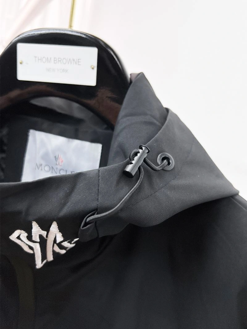 Moncler Outwear SportInspired 141848
