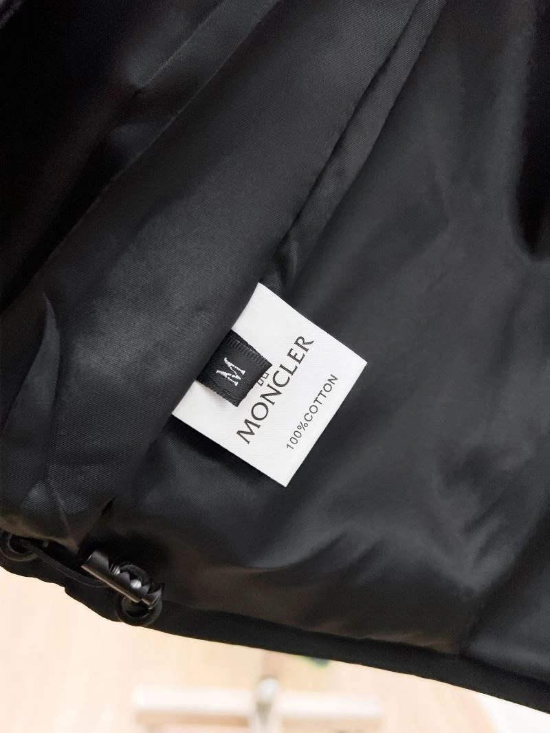 Moncler Outwear SportInspired 141848
