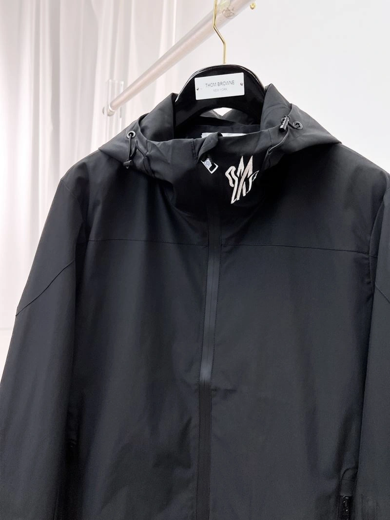 Moncler Outwear SportInspired 141848