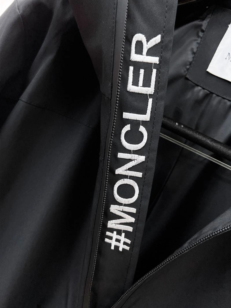 Moncler Outwear SportInspired 141848