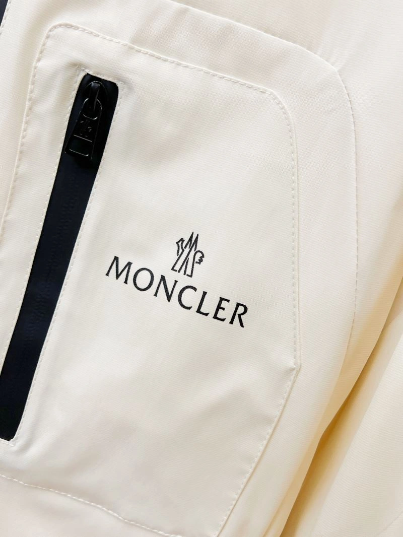Elegant Moncler Outwear 141845