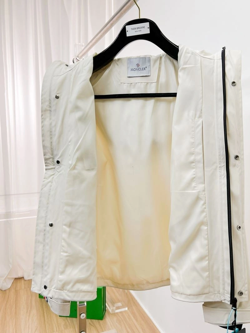 Moncler Outwear Soft 141838