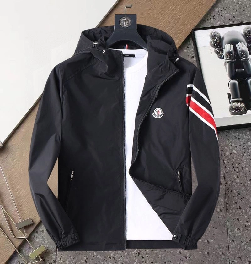 Trendsetting Moncler Outwear 141820