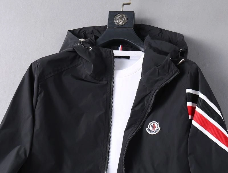 Trendsetting Moncler Outwear 141820