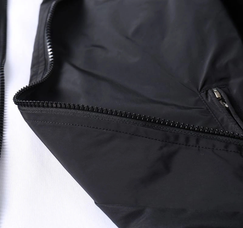 Trendsetting Moncler Outwear 141820