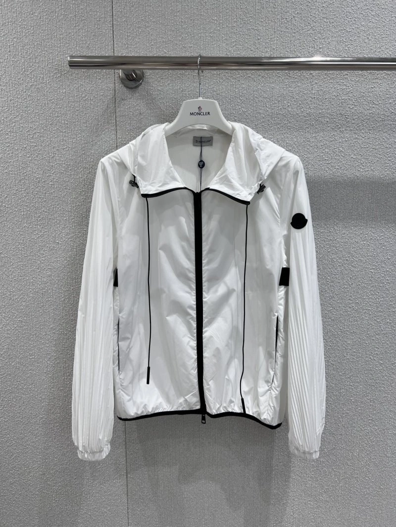 Timeless Moncler Outwear 139683