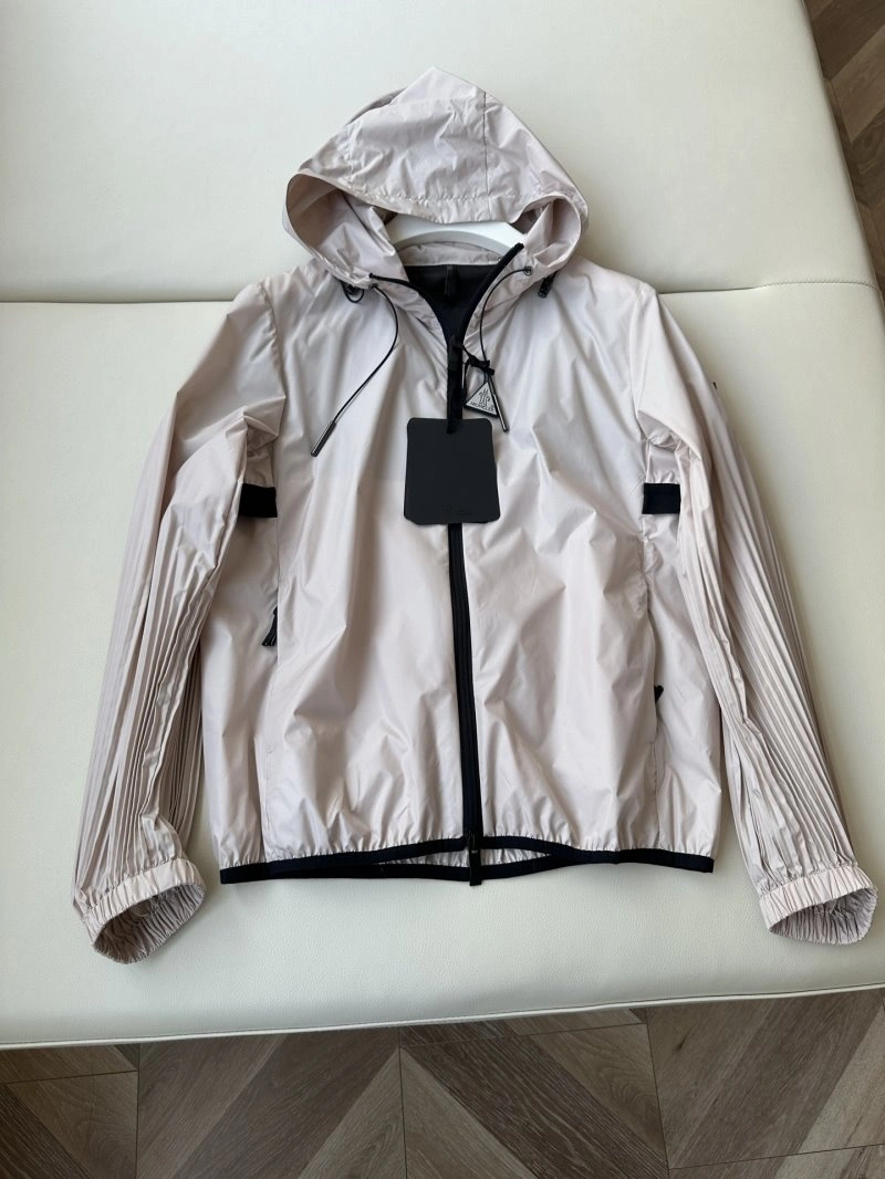 Moncler Outwear EyeCatching 139675