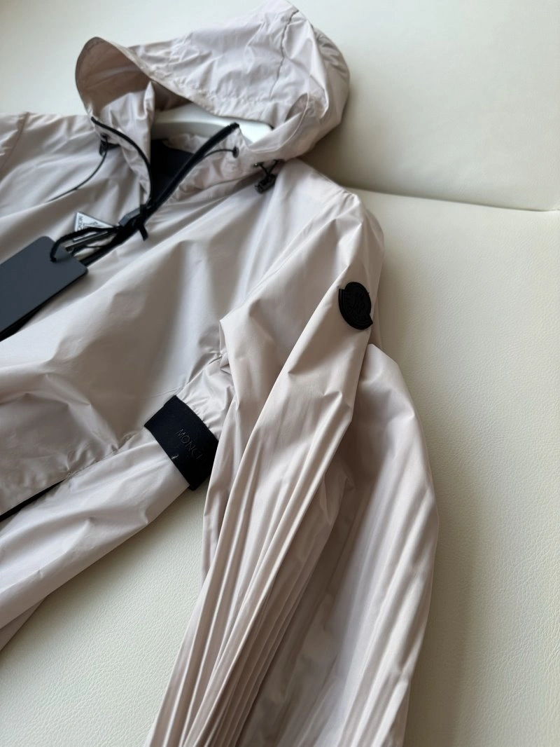 Moncler Outwear EyeCatching 139675