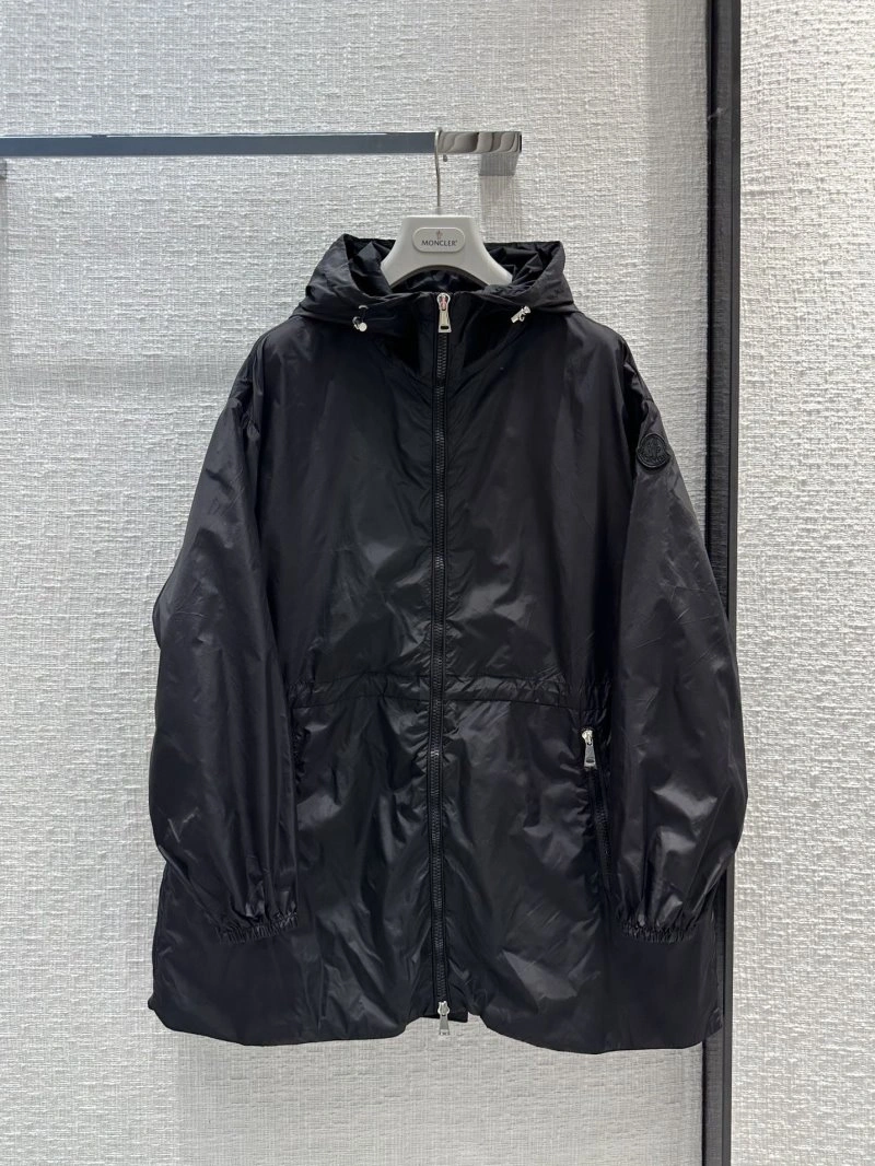 Moncler Outwear UrbanStyle 139678