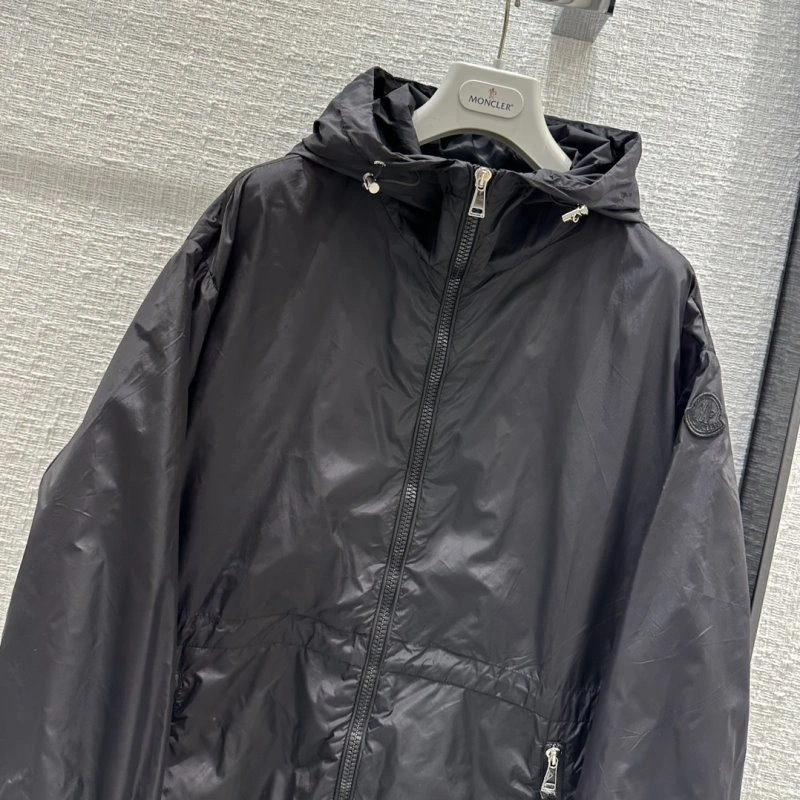 Moncler Outwear UrbanStyle 139678