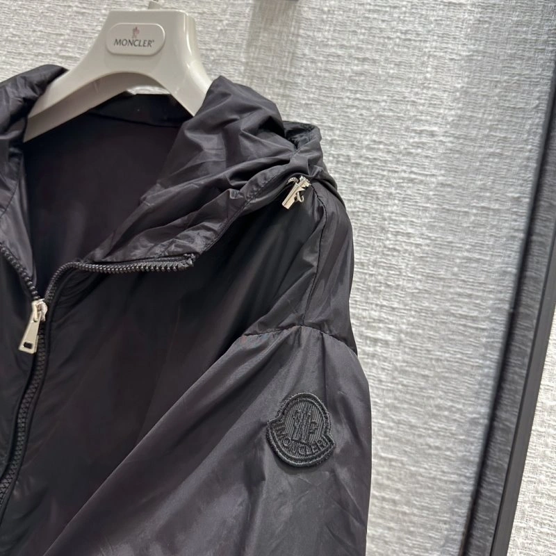 Moncler Outwear UrbanStyle 139678