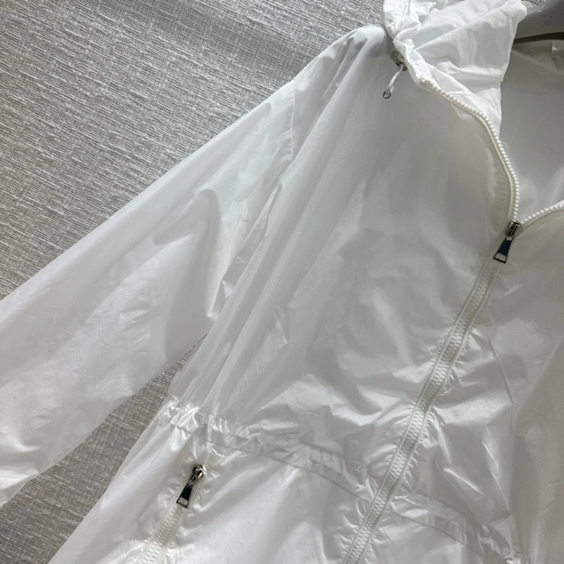 Compact Moncler Outwear 139684